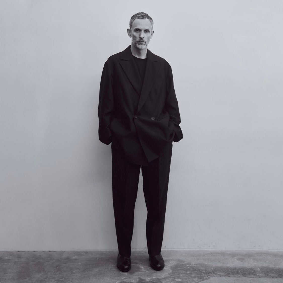 ssstein - 【残り一点】Oversized Peak Lapel Long Jacket ssstein - 【残り一点】Oversized Peak Lapel Long Jacket
