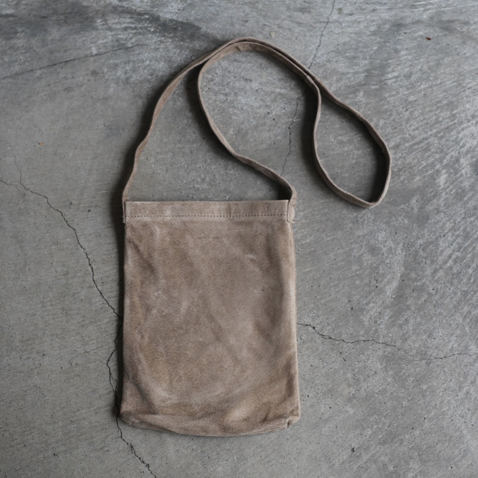 【次回入荷6月中旬予定】Pig Shoulder Small(BEIGE)