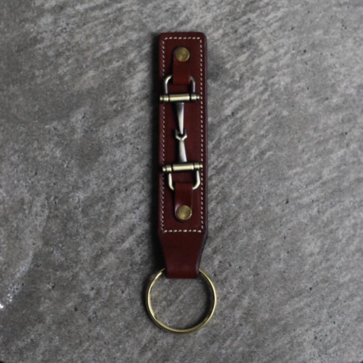 【残りわずか】Snaffle Bit Key Fobs(OAKBARK)