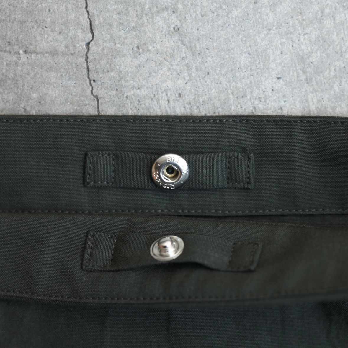 【残りわずか】Researcher Bag Medium(OLIVE)