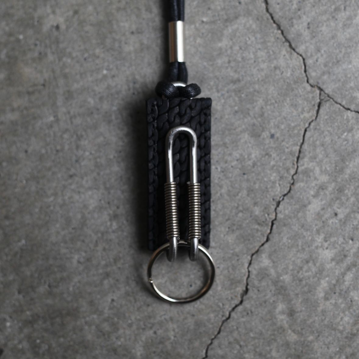 【残りわずか】Spring Clip Neck Holder(CLIX_CHAIN GRAIN)