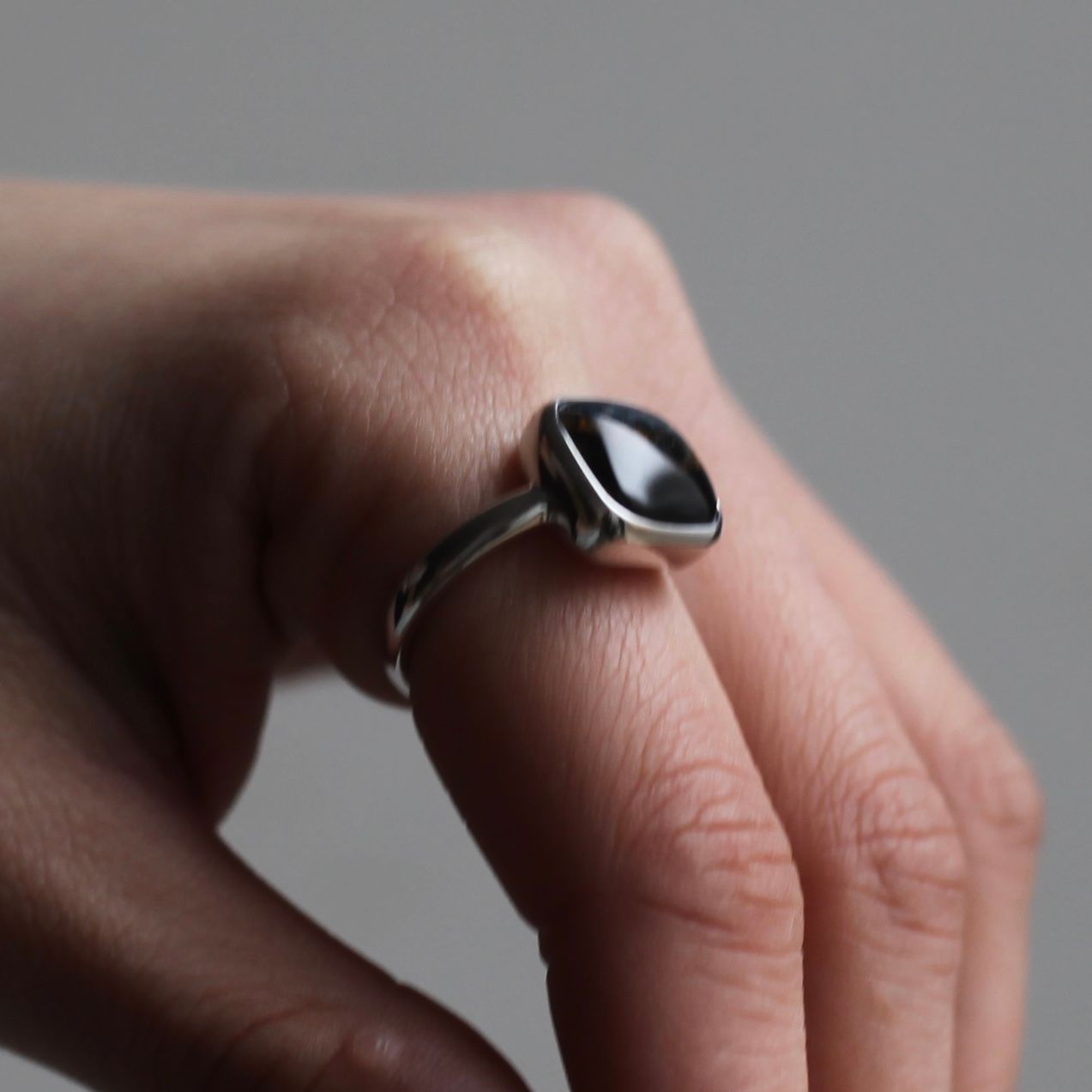 【お取り寄せ注文可能】Square Cabochon Pietersite Stone Ring