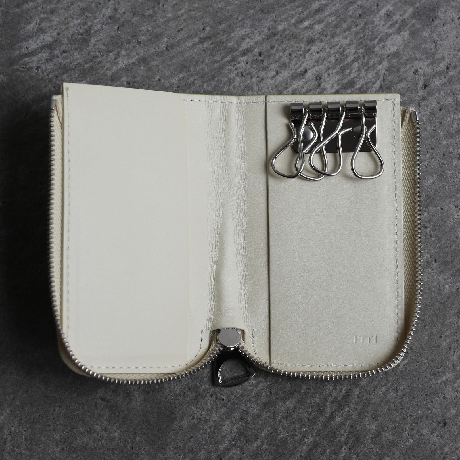 【残りわずか】Cristy Key Card Case(SHIRO)
