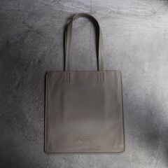 【残り一点】フラットレザートート(TAUPE)