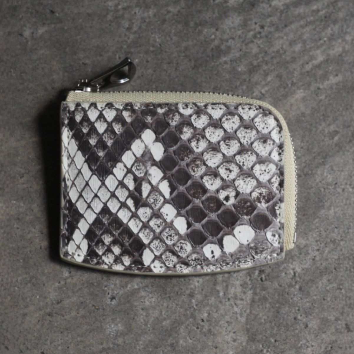 【残り一点】Cristy Key Coin Case(MOLURUS)
