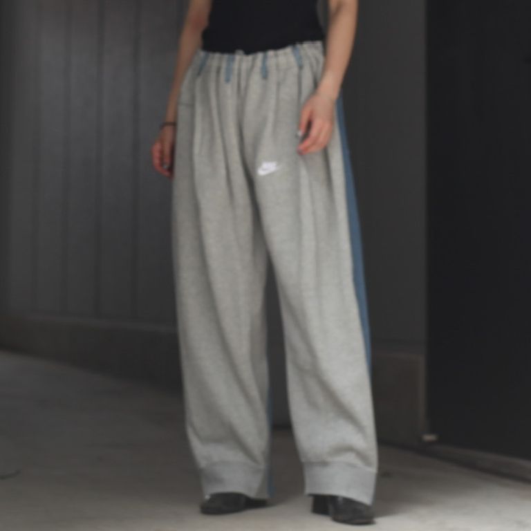 BLESS - 【残り一点】Over Jogging Jeans(S) | ACRMTSM ONLINE STORE