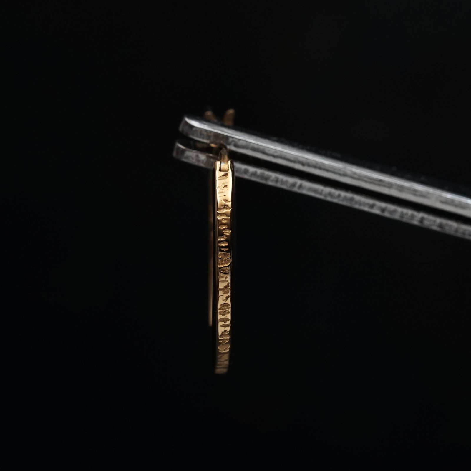 【お取り寄せ注文可能】Thin Rain Pierce (CATCHLESS_GOLD）