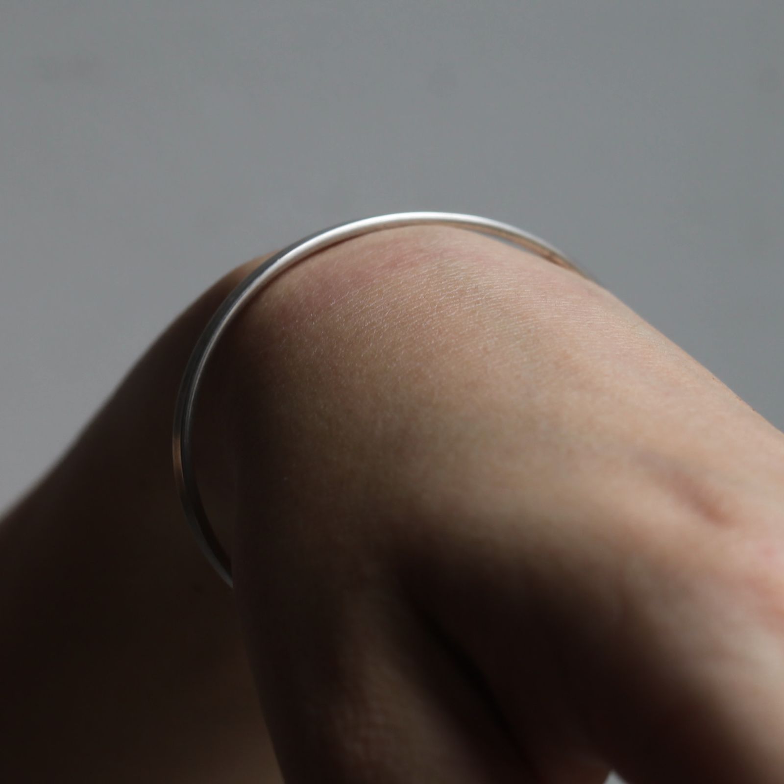 WERKSTATT:MUNCHEN - 【再販売通知受付可能】Bangle Hook Plain | ACRMTSM ONLINE STORE