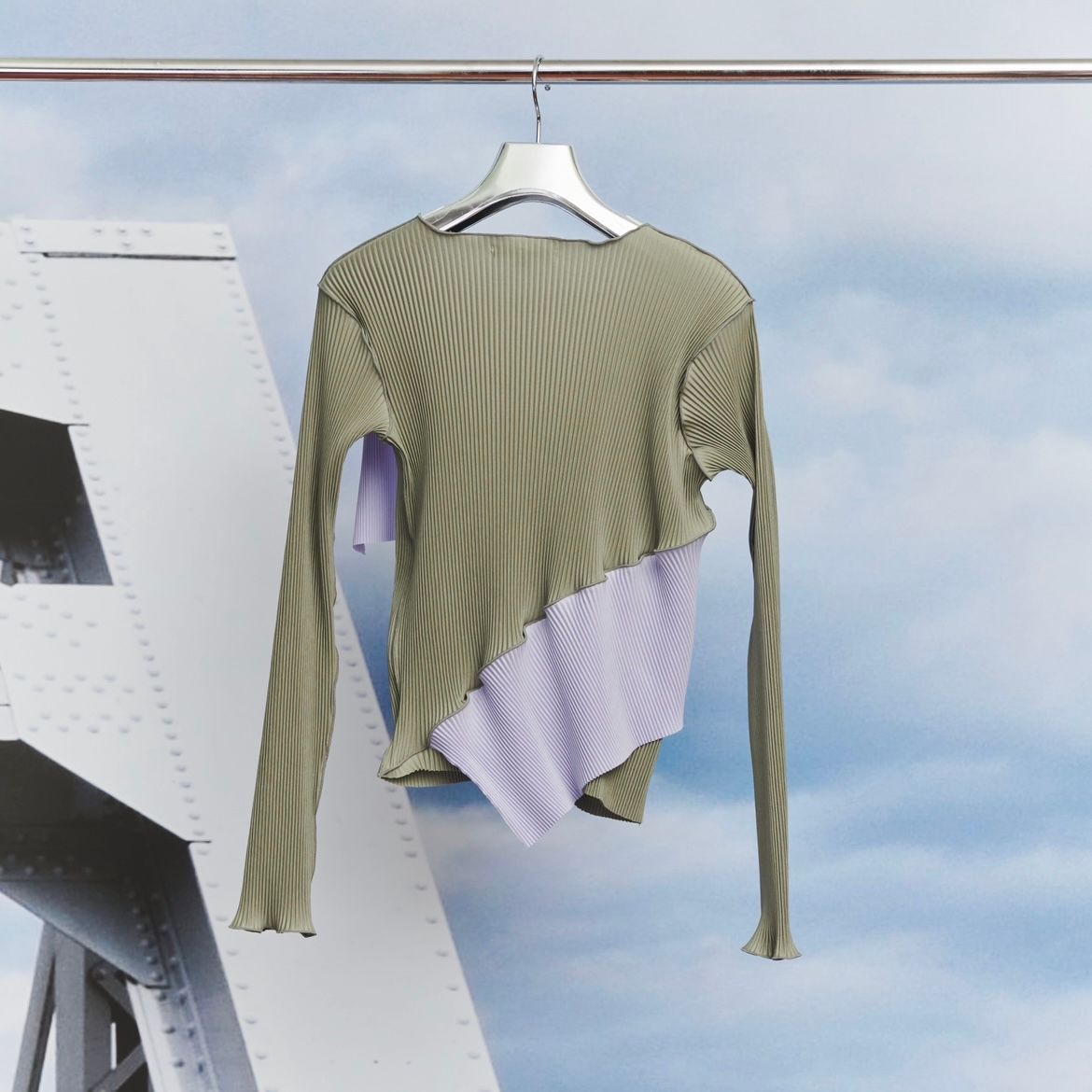 【残り一点】Spiral Wave Long Sleeve Top