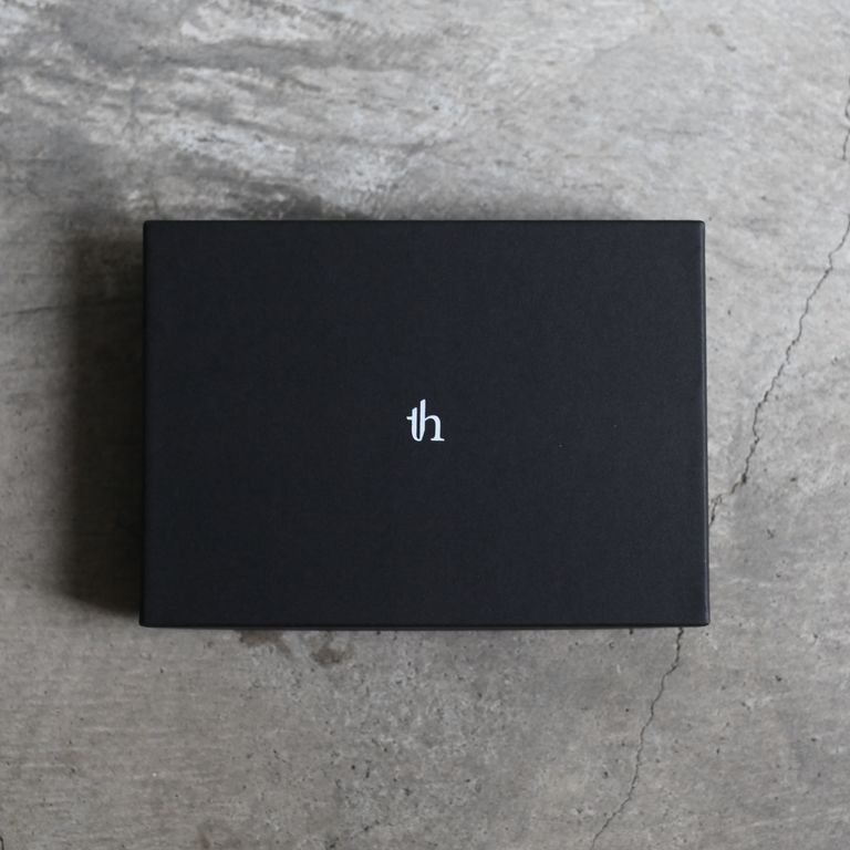 【残り一点】Embossed Zip Around Wallet
