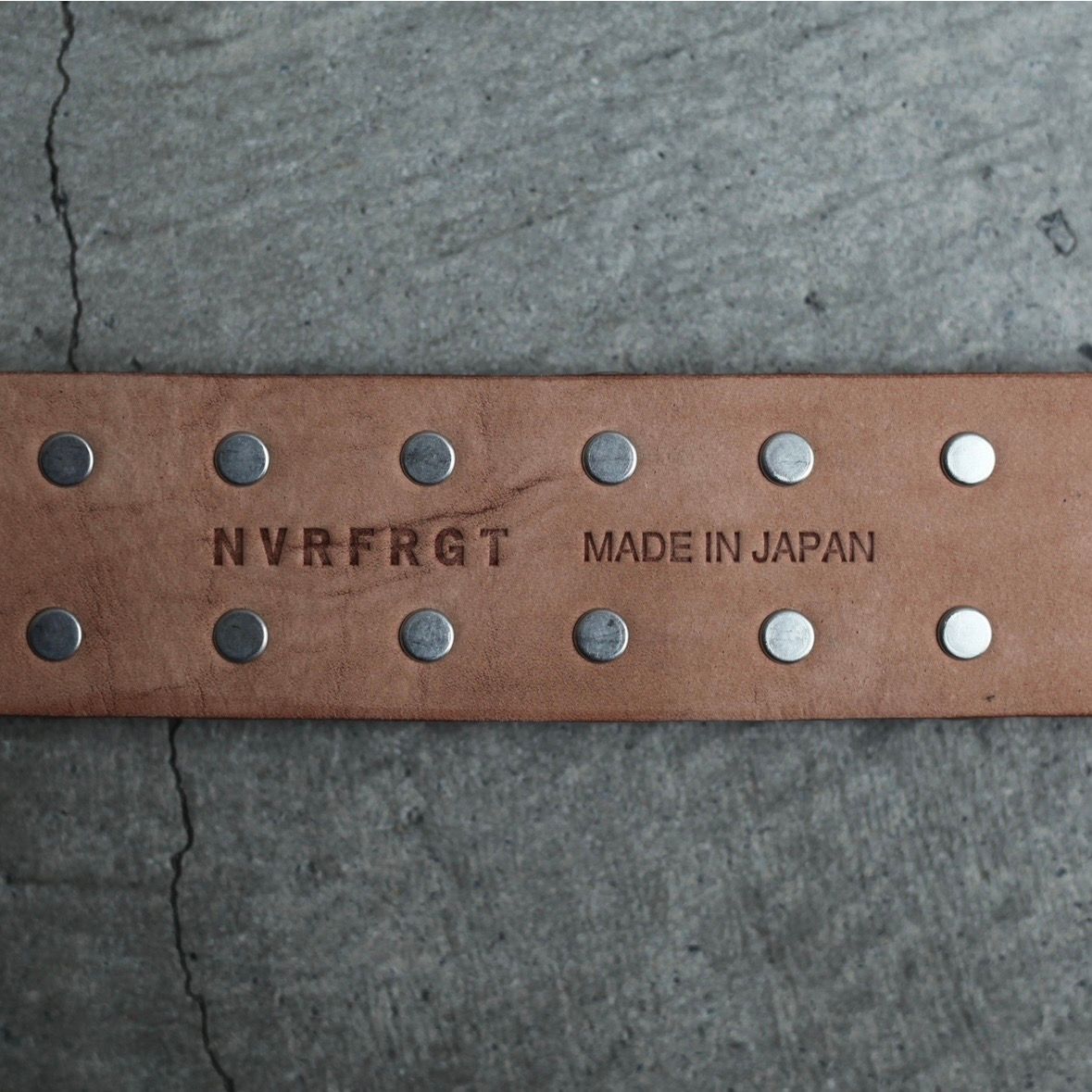 【残り一点】3.8C Round Dome Studded Leather Belt