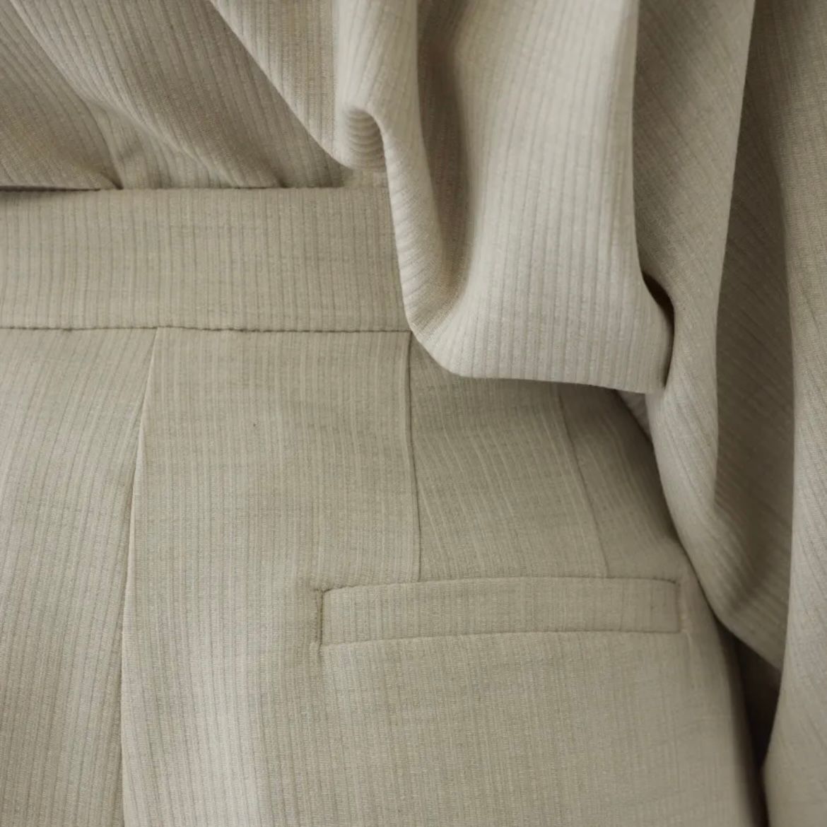 【残り一点】Dobby Stripe W Tuck PT