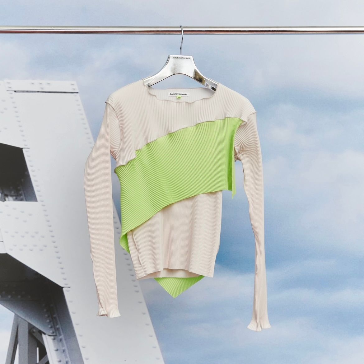 【残り一点】Spiral Wave Long Sleeve Top