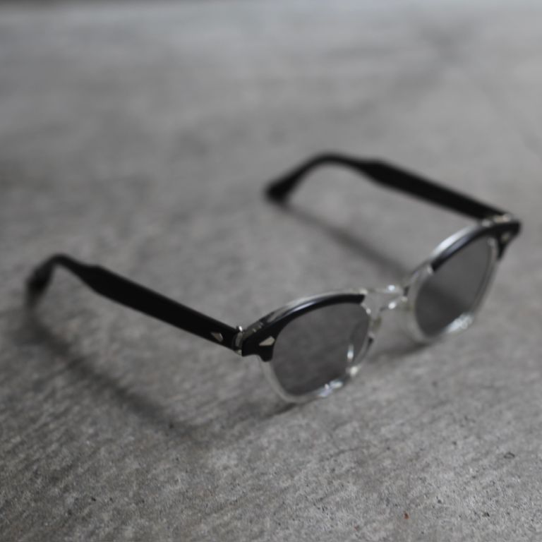 レンズ : LIGHT GRAY