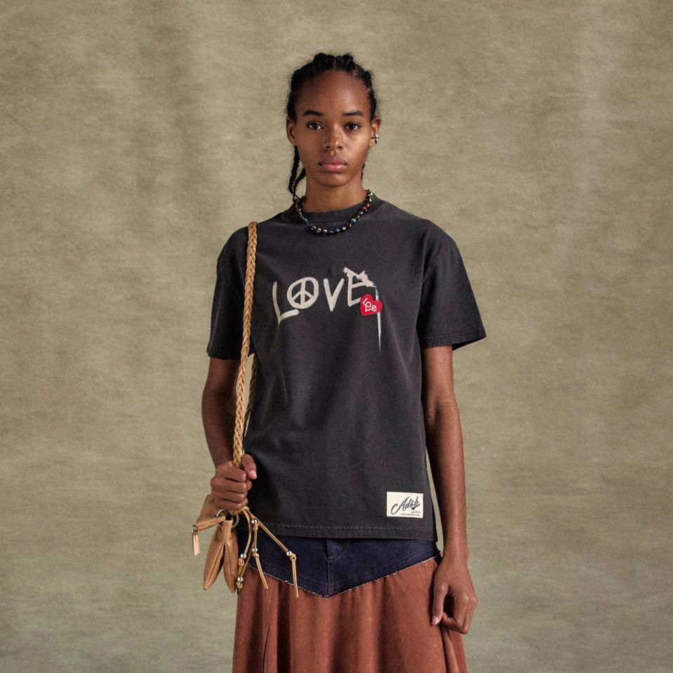 [Andersson Bell] UNISEX LOVE LS T-SHIRTS★韓国人気 white-and-pink-love-ls-t-shirt.jpg