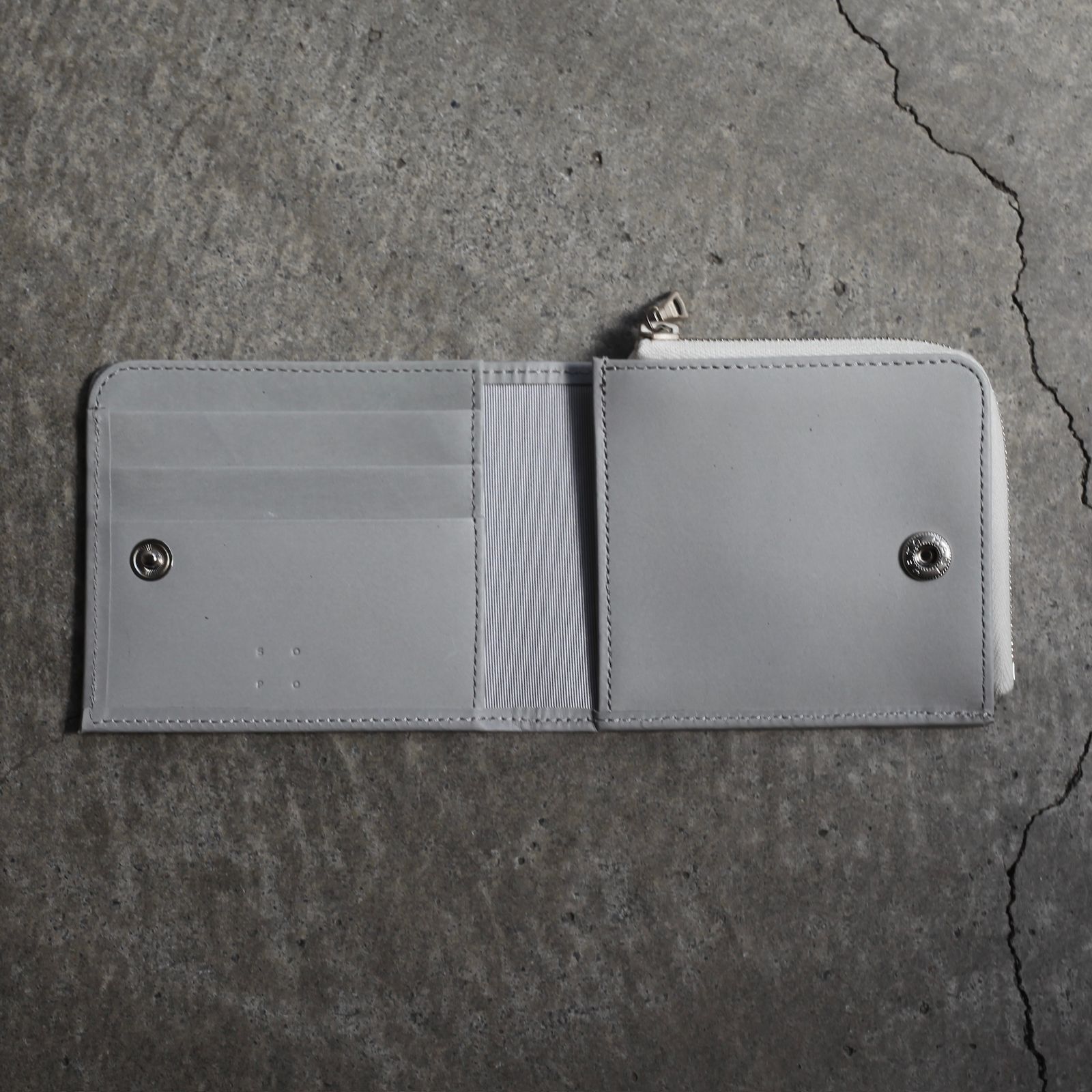【残り一点】Billfold L Zip Purse(KIP)