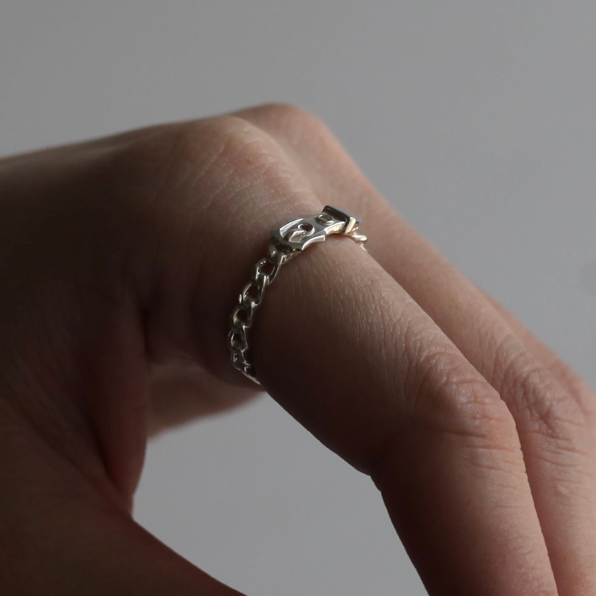 【残り一点】Victorian Buckle Curb Chain Ring