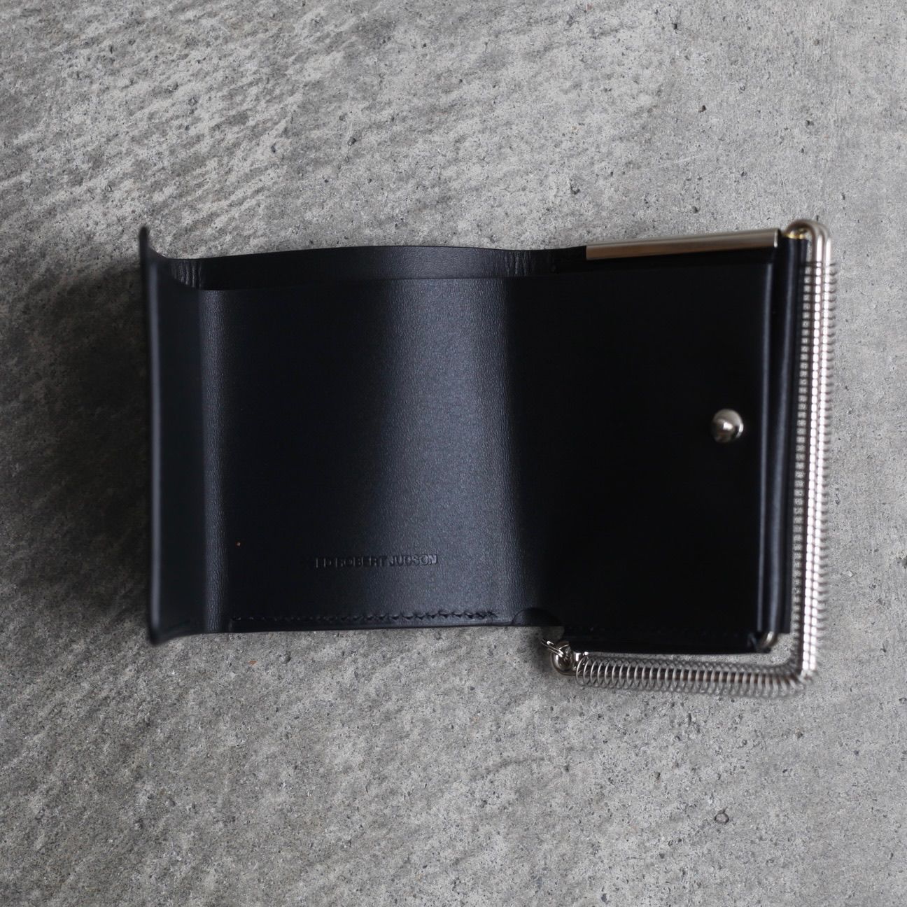 【残りわずか】Coil Spring Trifold Wallet(HOOKE_COW)