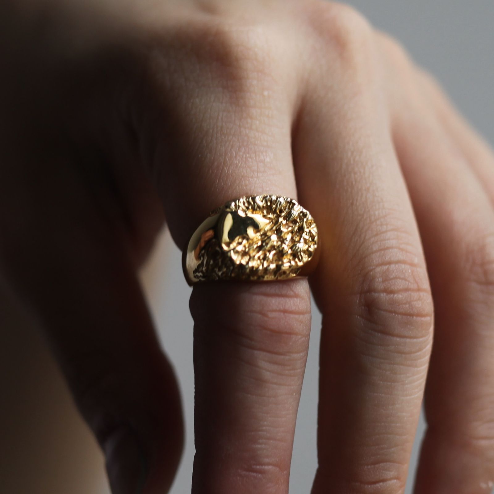 MARIA BLACK - 【残り一点】Rock Signet Ring(GOLD) | ACRMTSM ONLINE STORE