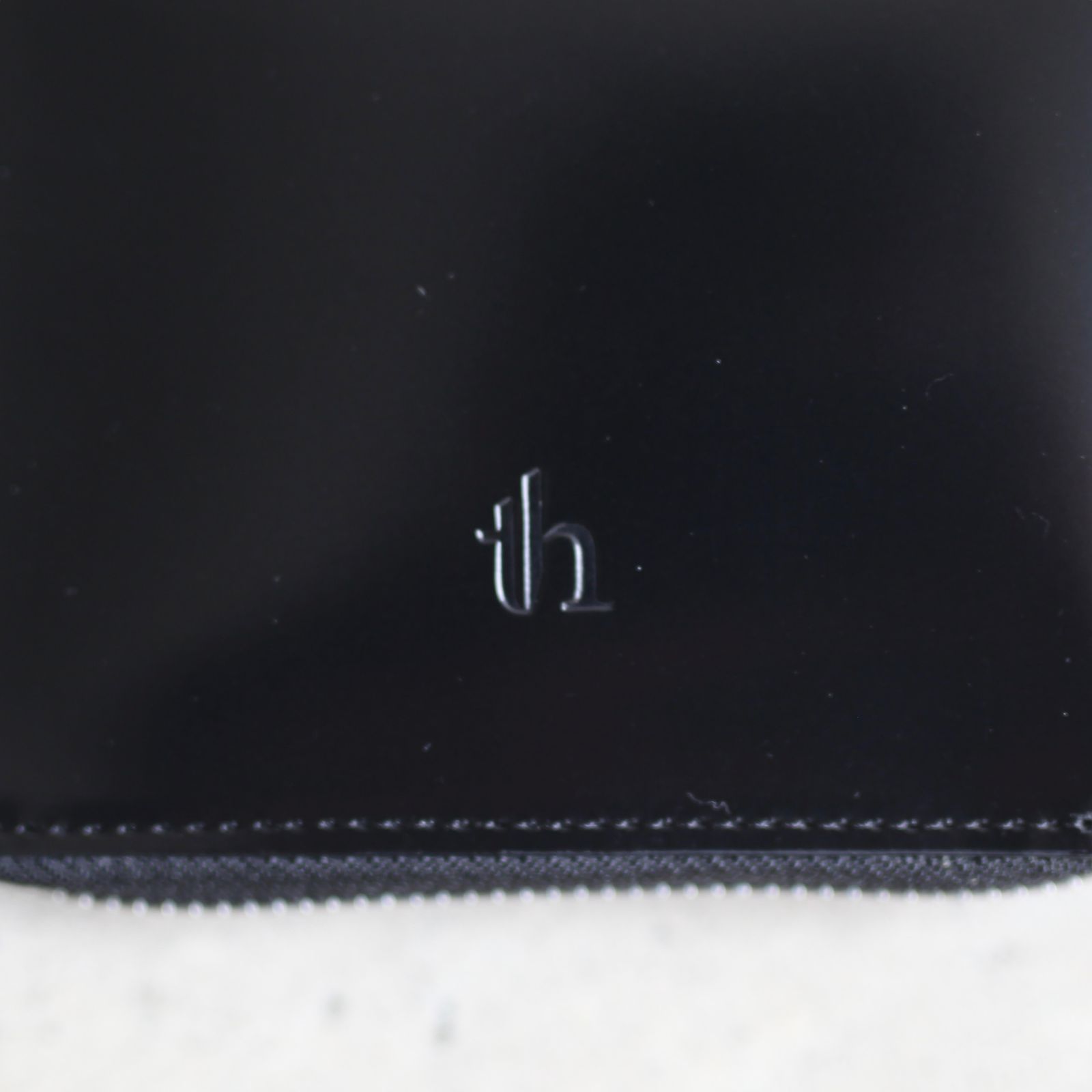 【再販売通知受付可能】Zip Around Wallet(BLACK×SILVER)