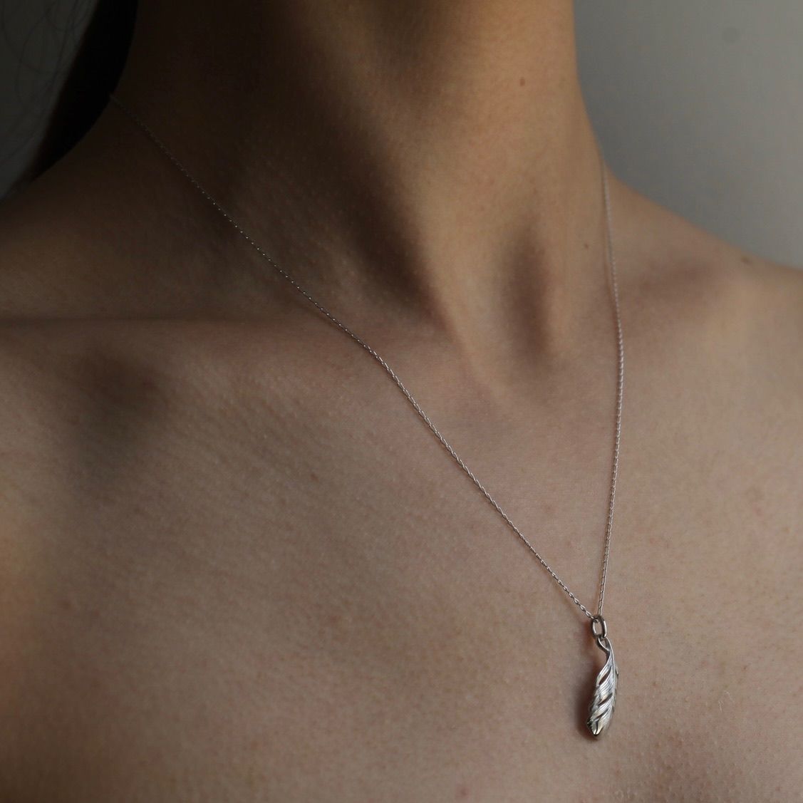 【お取り寄せ注文可能】EX Tiny Feather Necklace(SILVER)