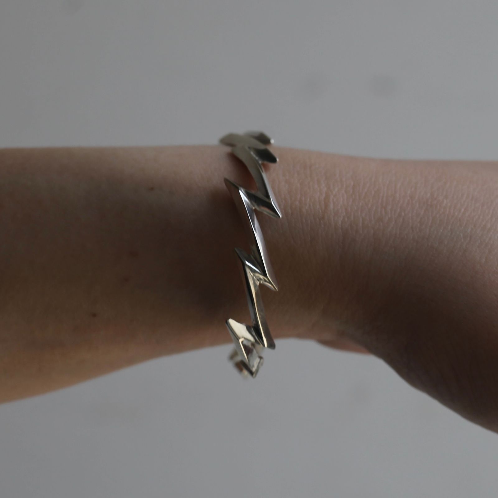 【お取り寄せ注文可能】Thunder Bangle(SILVER)