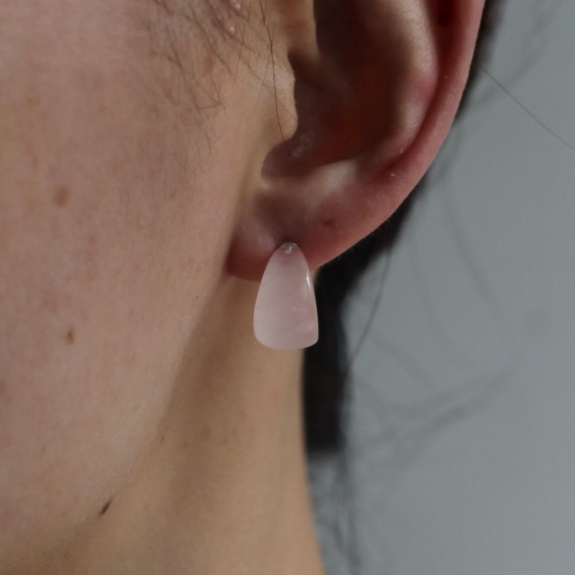【残り一点】How Raw Stone Moon Hoop Earrings(両耳用）