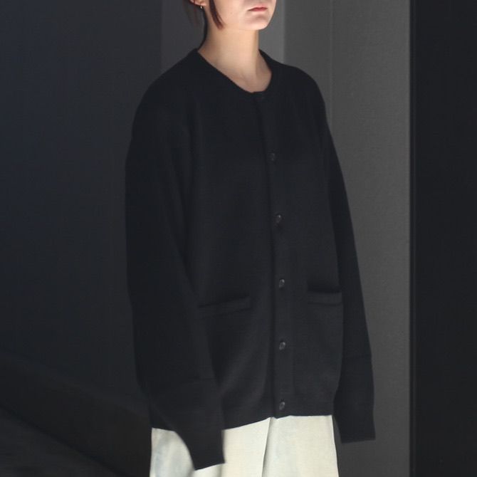【残りわずか】Extra Fine Wool Knit Crew Neck Cardigan