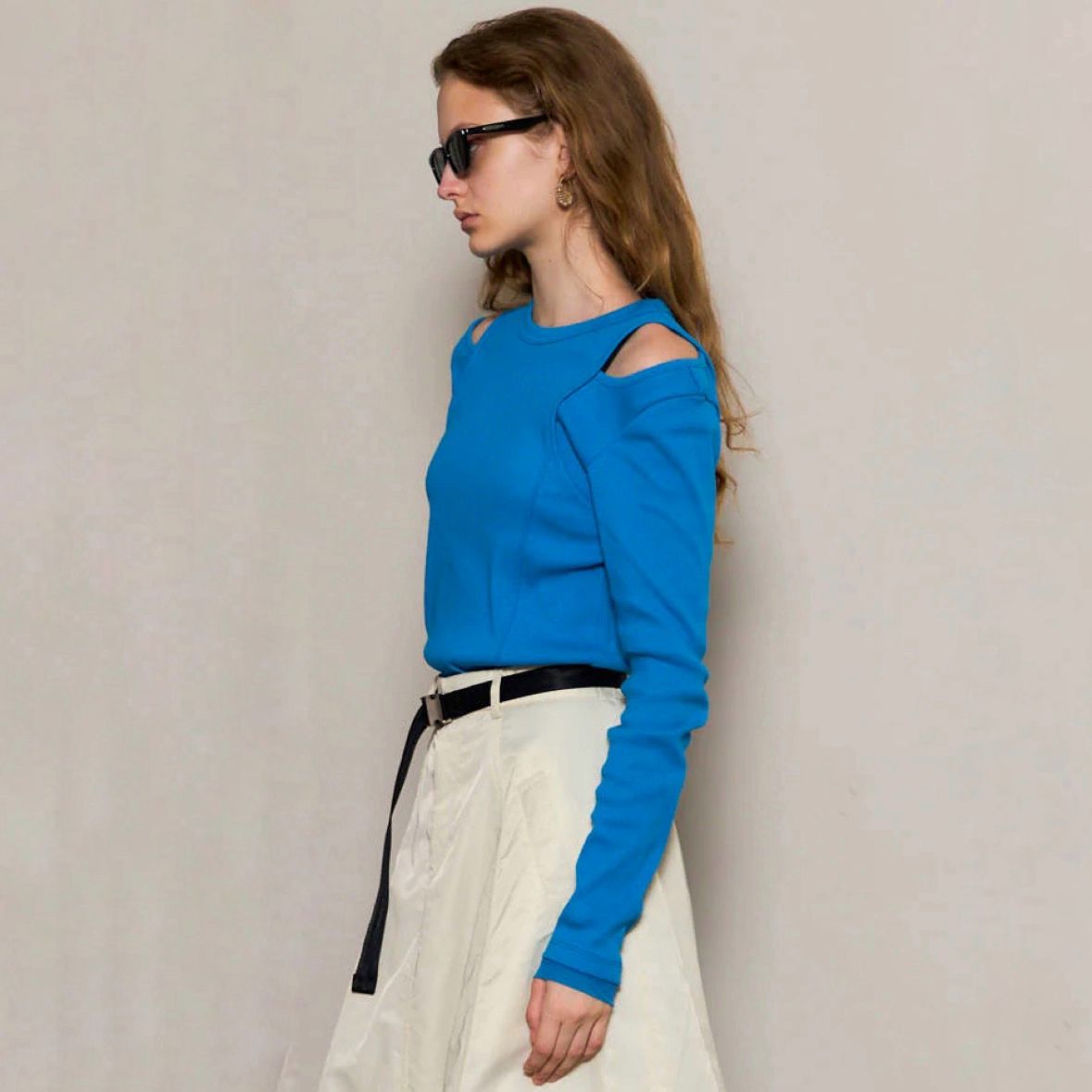 【残り一点】Shoulder Slit Rib Top