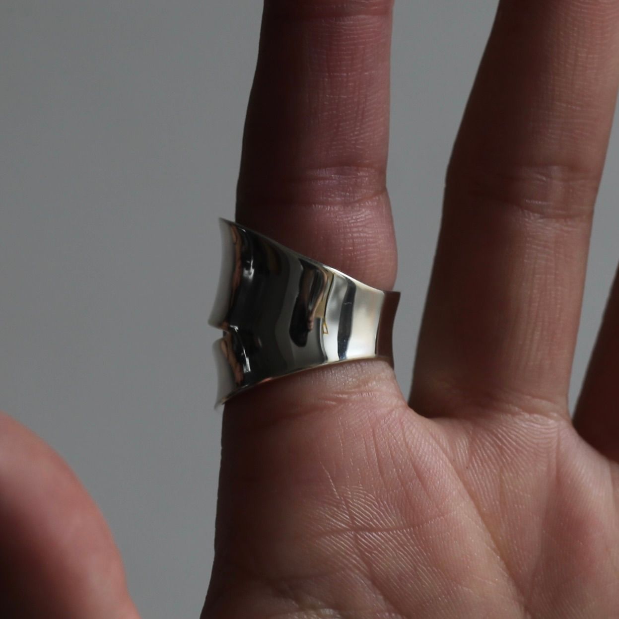 【残り一点】Angled Slit Ring