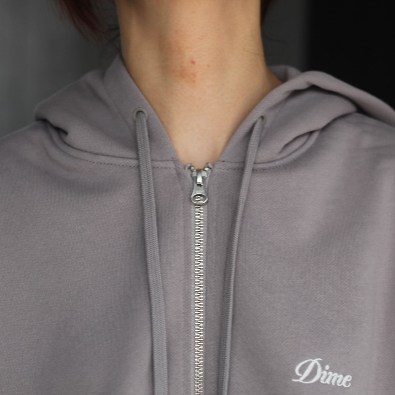 【残り一点】Cursive Small Logo Zip Hoodie