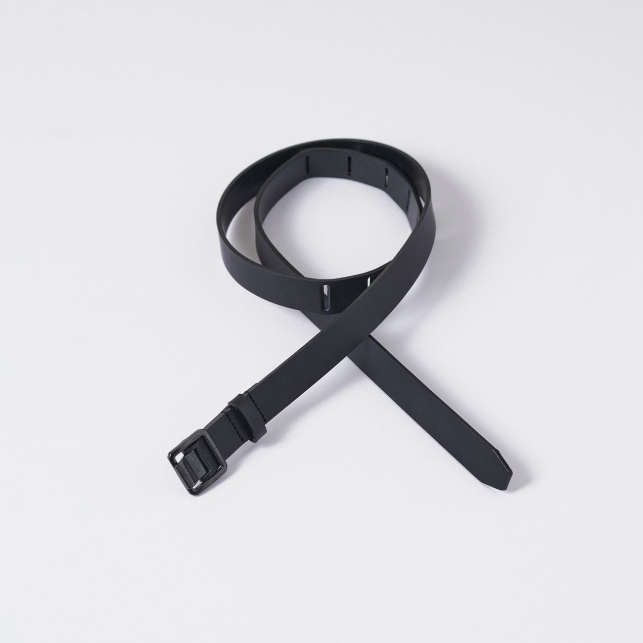 YOKE - 【残りわずか】Narrow Leather Belt(BLACK×BLACK