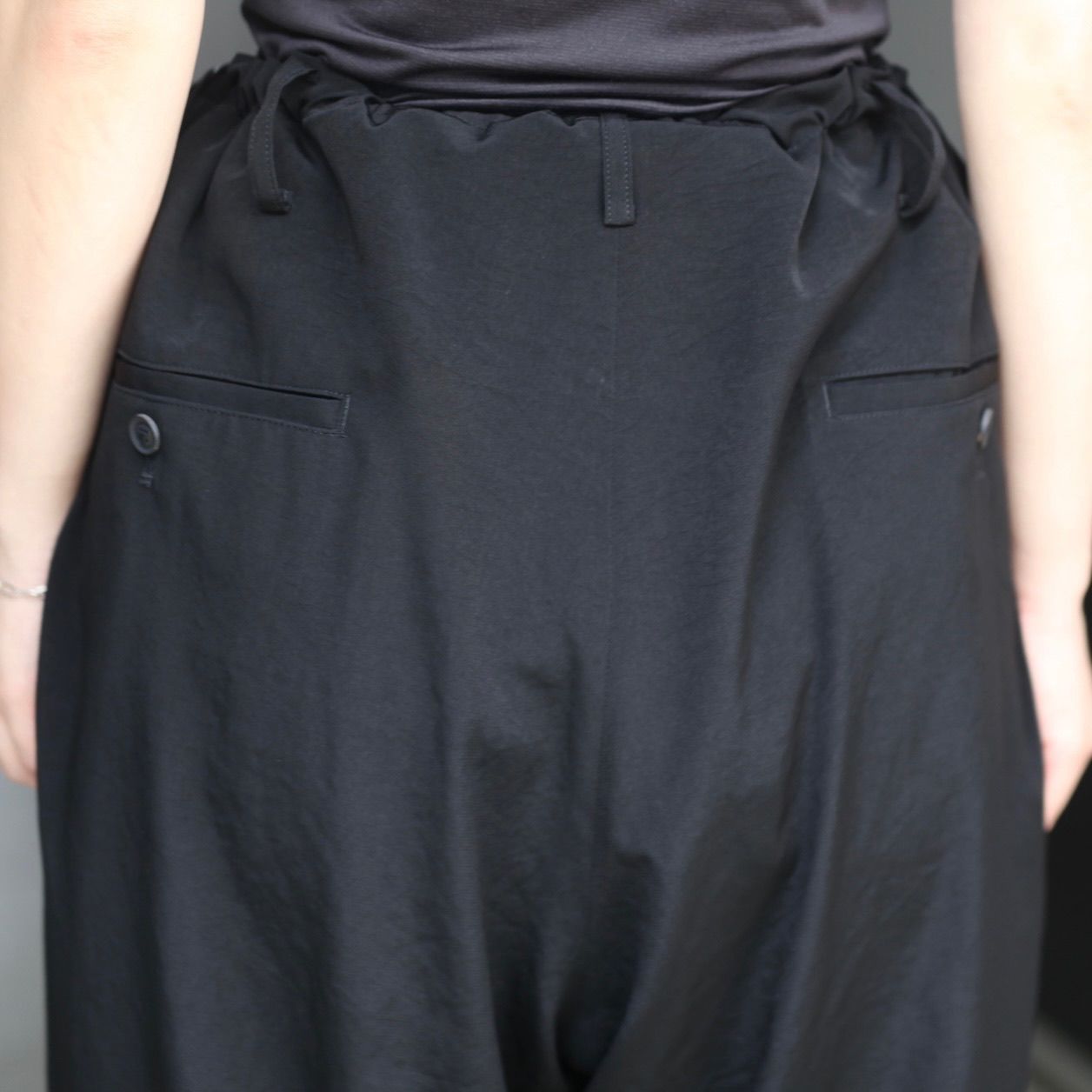 Yohji Yamamoto 定番紐パンツ　麻リネン　ブラック Yohji Yamamoto - 【残り一点】新定番紐パンツ | ACRMTSM ONLINE