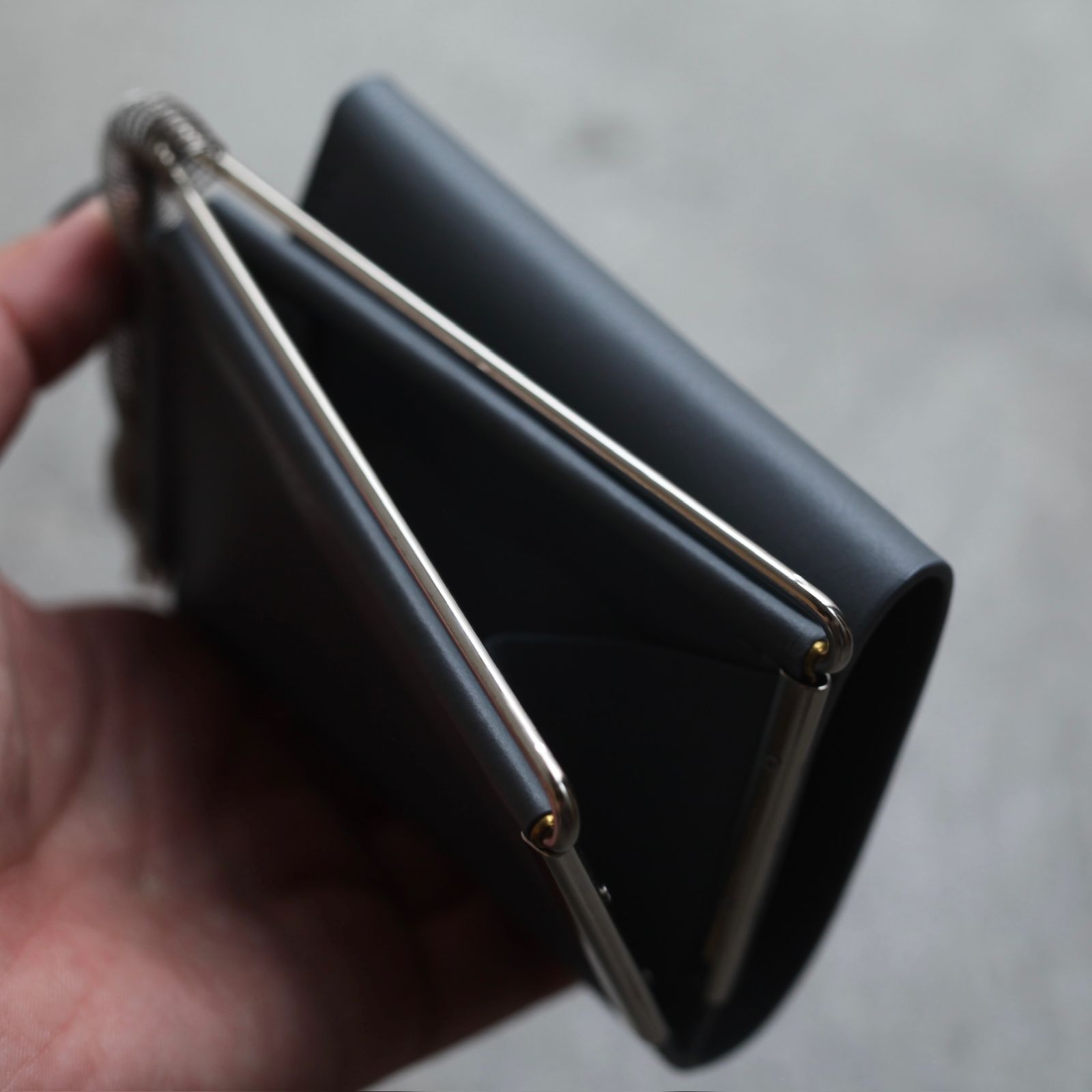 【残り一点】Coil Spring Trifold Wallet(HOOKE_LAMB)