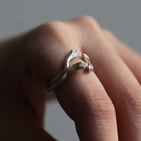 【お取り寄せ注文可能】メデューサ蛇リング(SILVER/ダイヤ)
