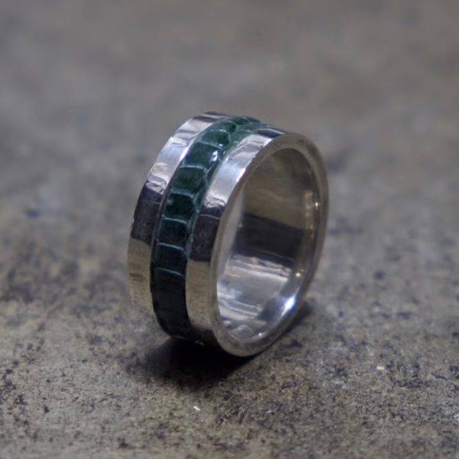【お取り寄せ注文可能】Leather In Ring(LIZARD)