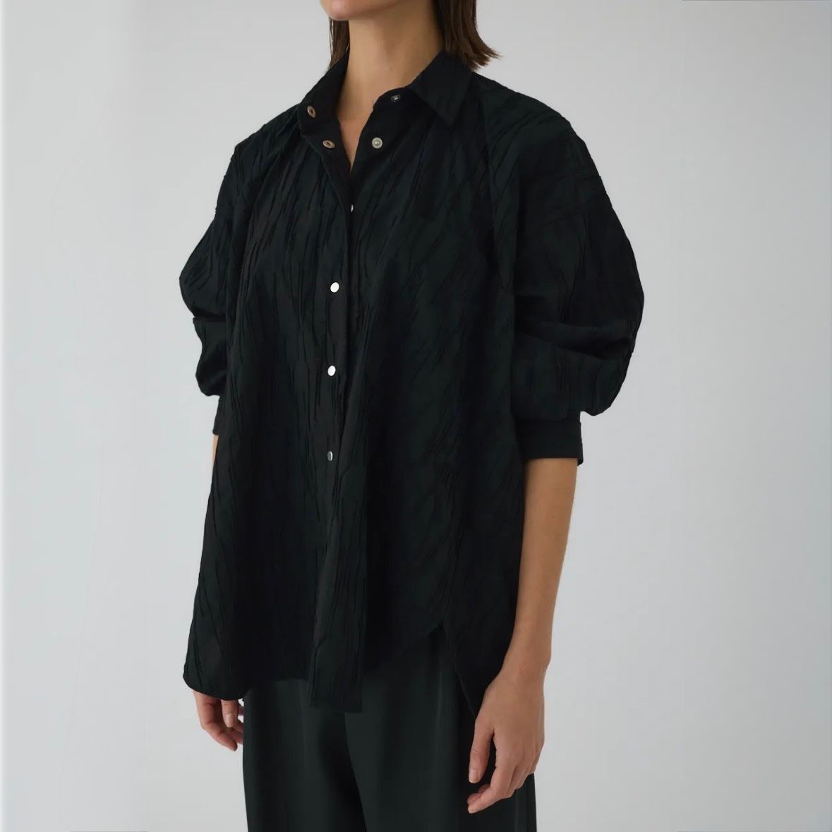 【残り一点】Tuck Pleats Back Volume SH