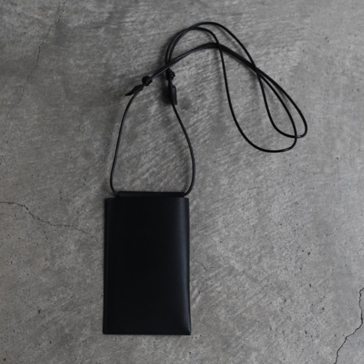 【再販売通知受付可能】Herrie Phone Pouch(CARIB)