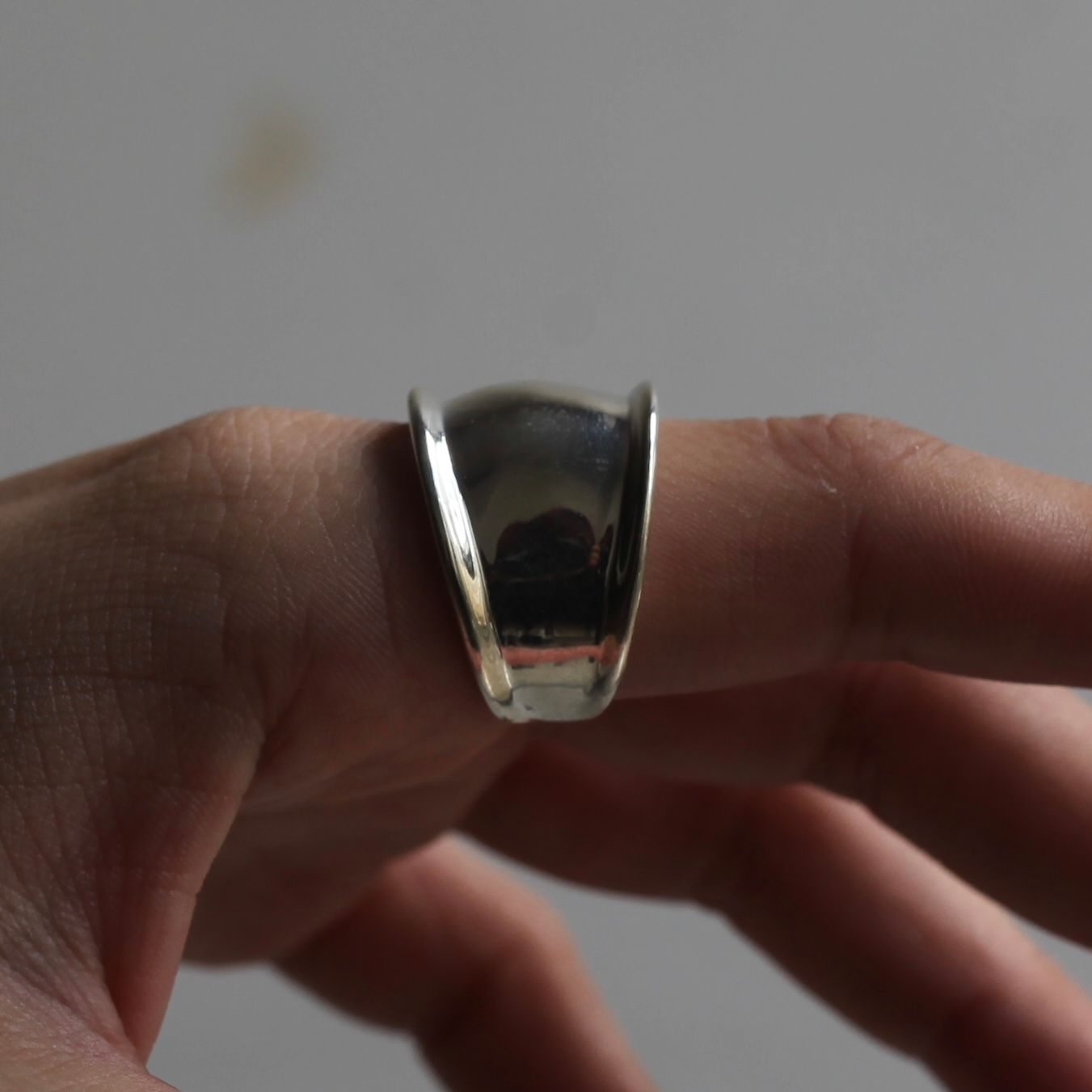 【お取り寄せ注文可能】Chopin Right Finger Armor Ring(WHITE)
