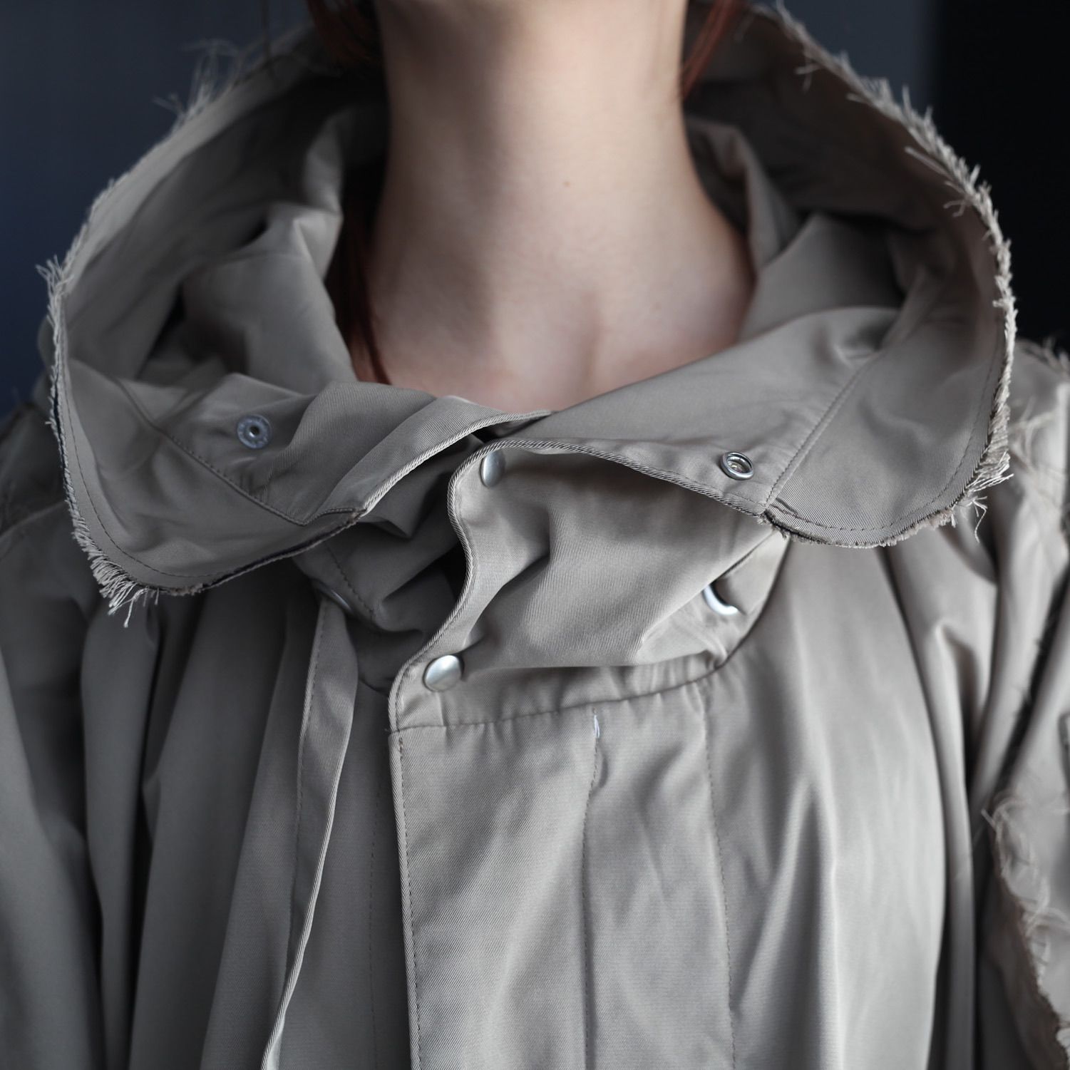 【残り一点】ポリエステルギャバジンフーデッドポンチョ