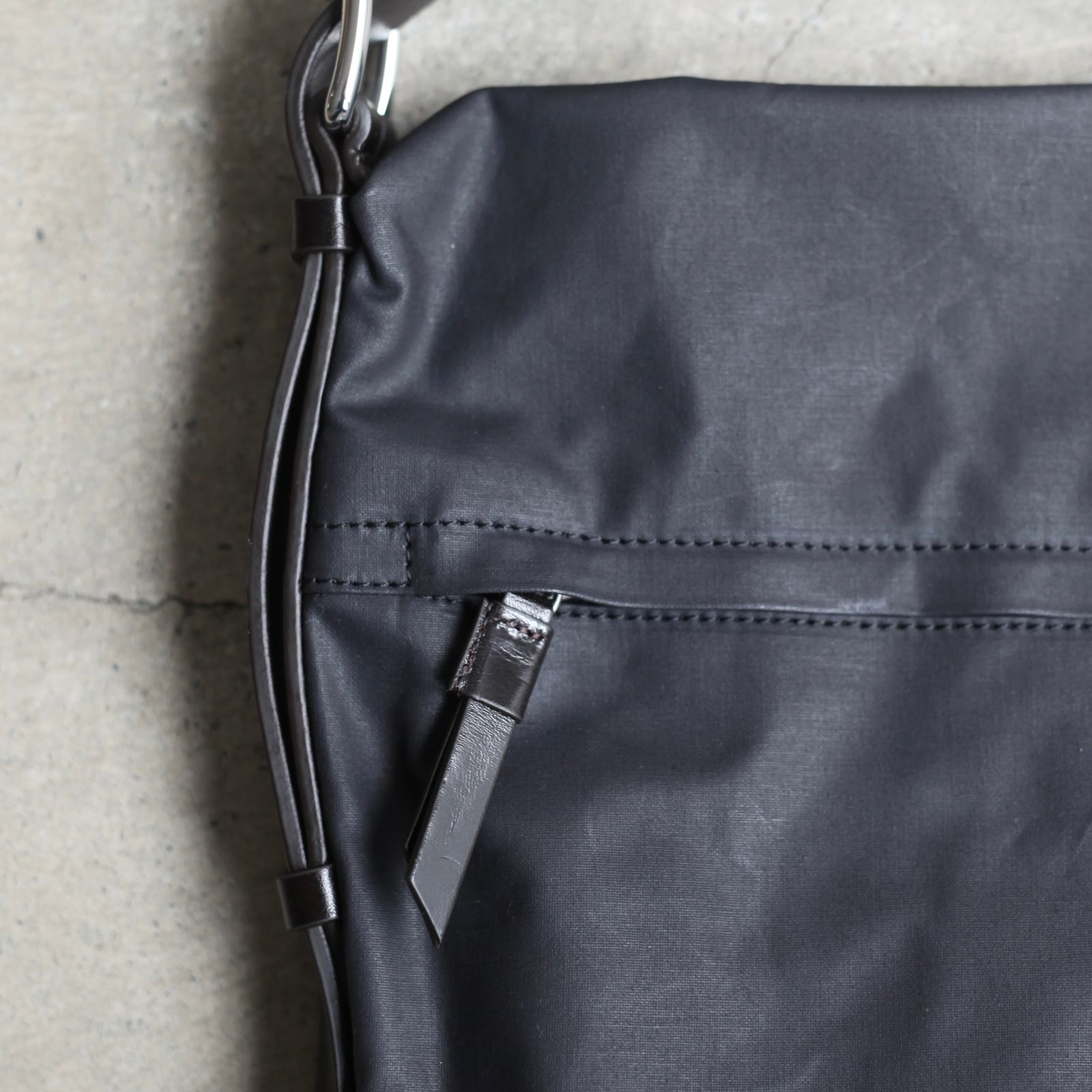 【残りわずか】Trench Pocket Medium Bag