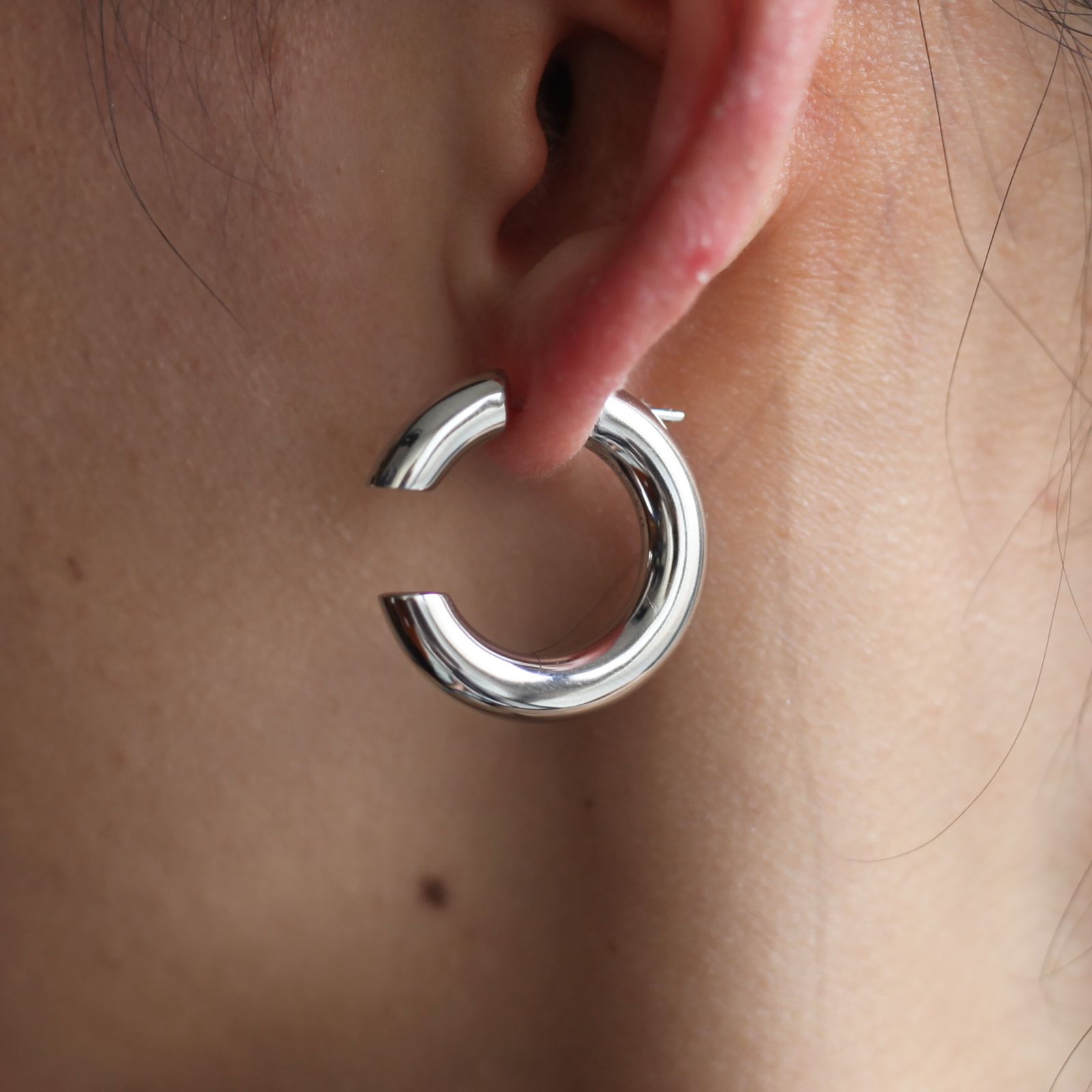 MARIA BLACK - 【残り一点】Closer Apart Hoop 2.5cm(SILVER