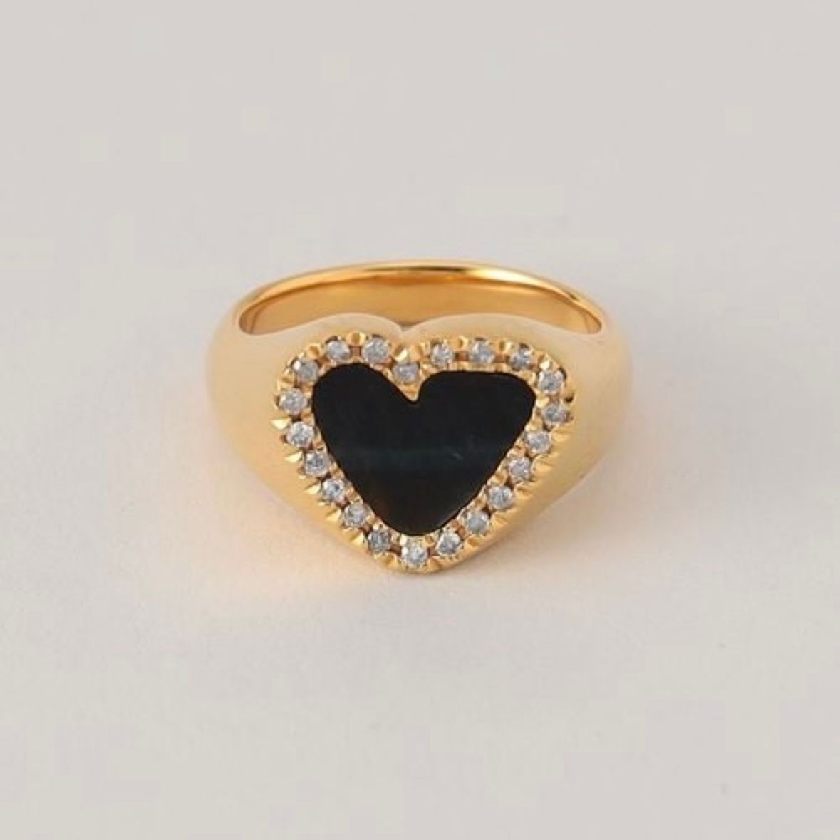 【お取り寄せ注文可能】Diamond Heart Stone Ring(BLACK×GOLD)