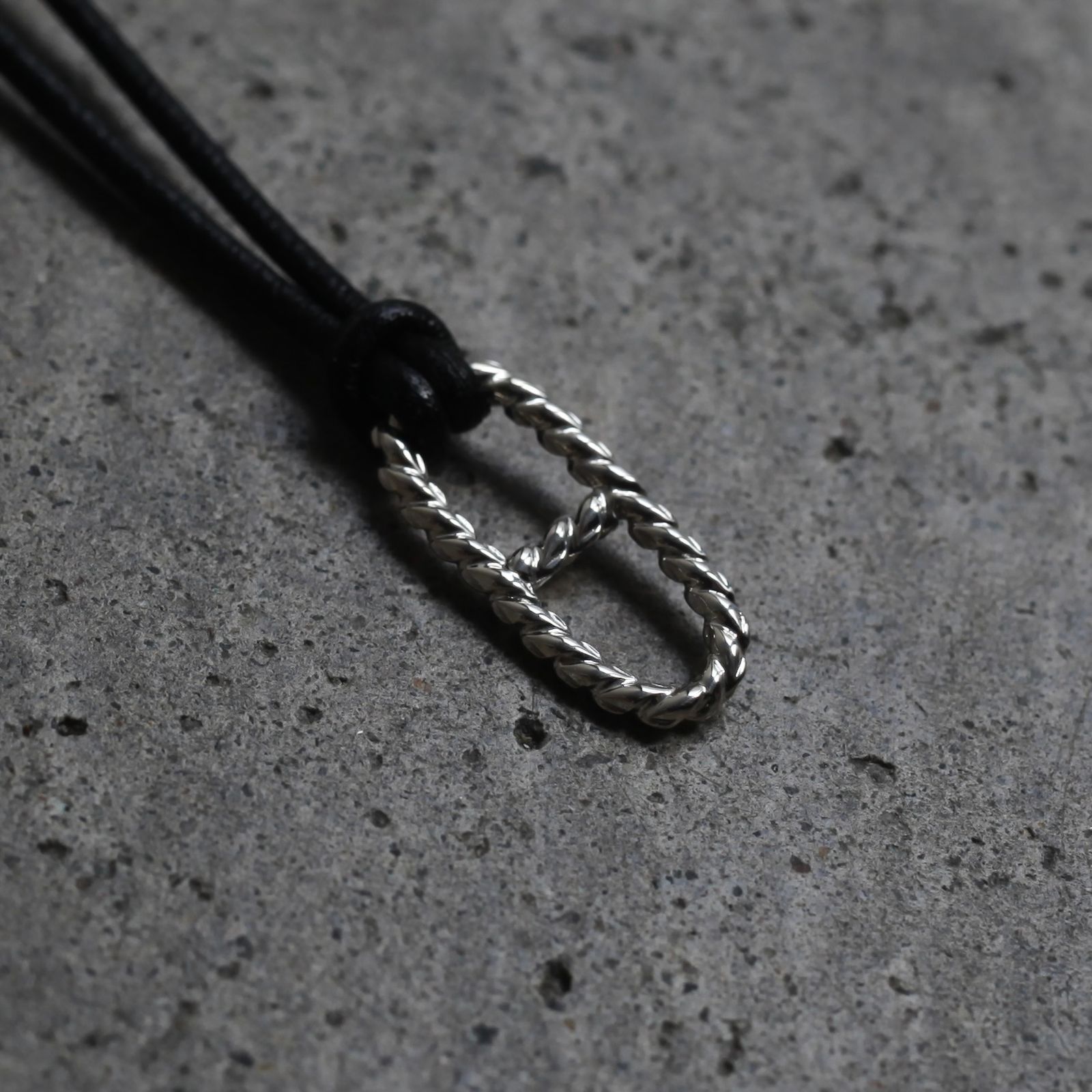 【残り一点】Twist Anchor Leather Necklace(BLACK LEATHER×SILVER)