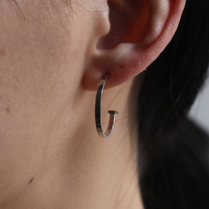 MUZE - 【残り一点】Traditional Nails M Logo Earrings(SILVER