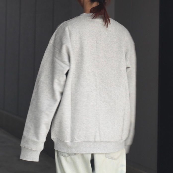 【残りわずか】Classic Small Logo Crewneck