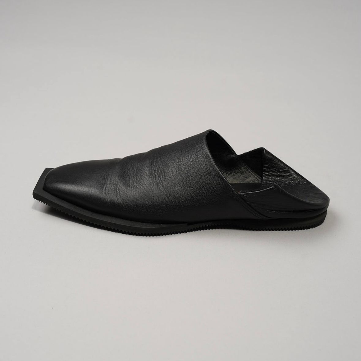 【残り一点】Plain Toe With Open Lacing Flat Slip-ons