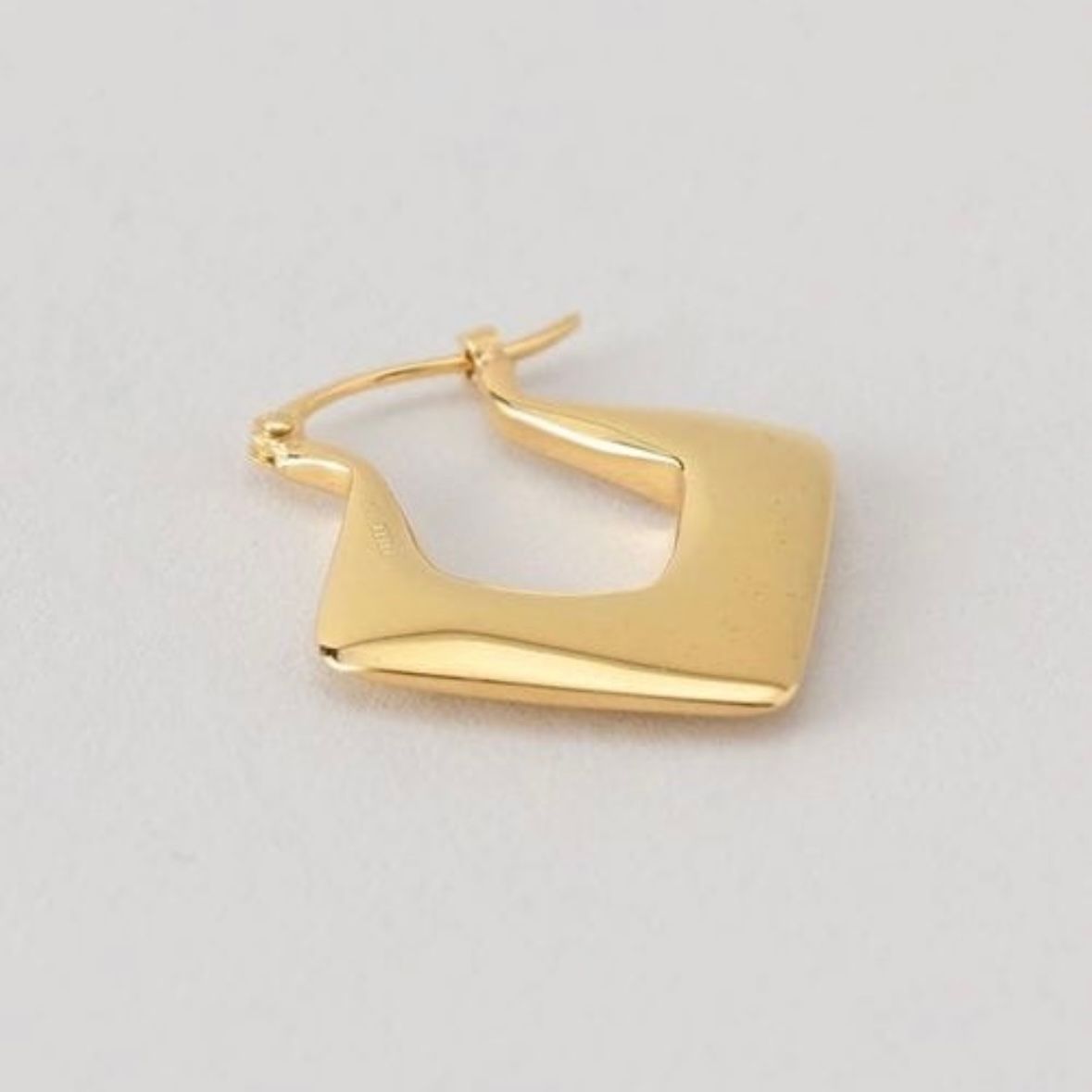 【残り一点】YU-KIN Dia Shape Earrings(両耳用）
