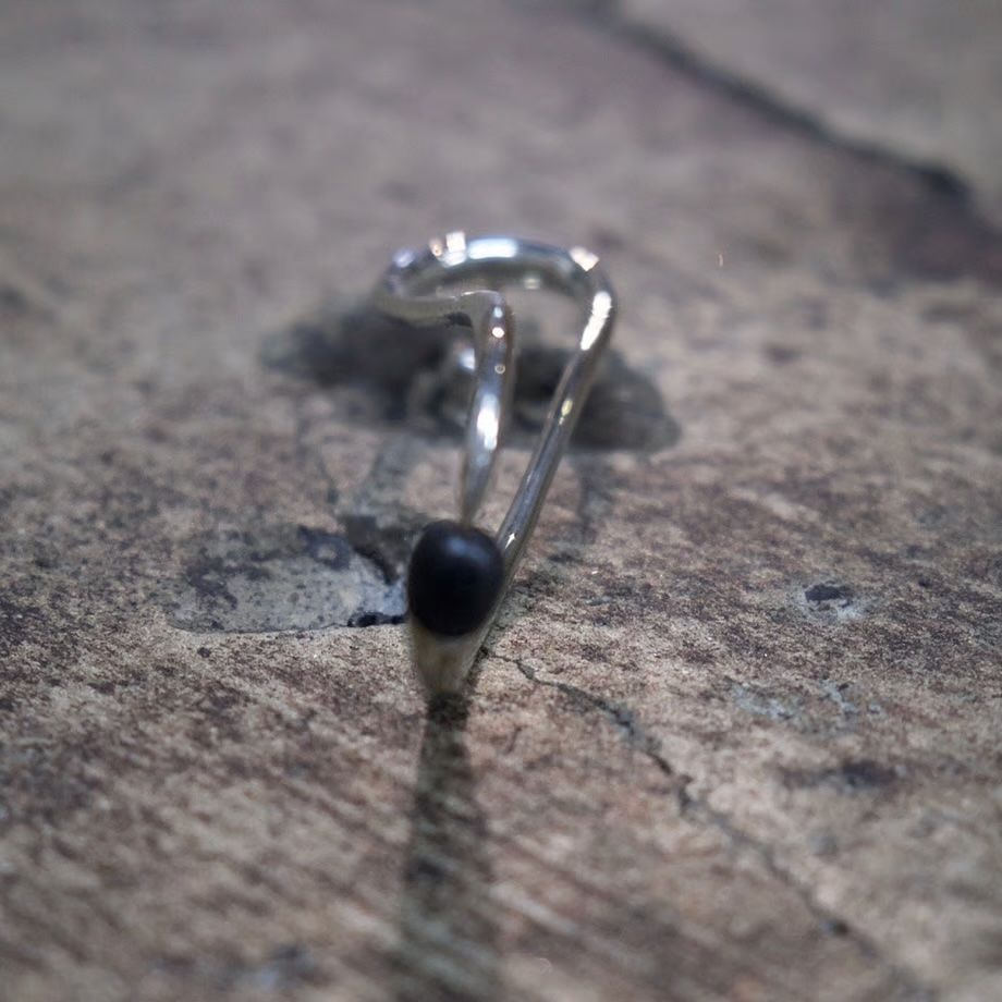 【お取り寄せ注文可能】Leather Jewel Twist Earring