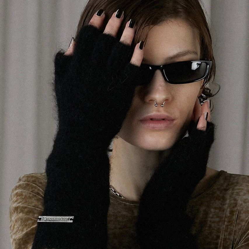【残り一点】Shaggy Gloves